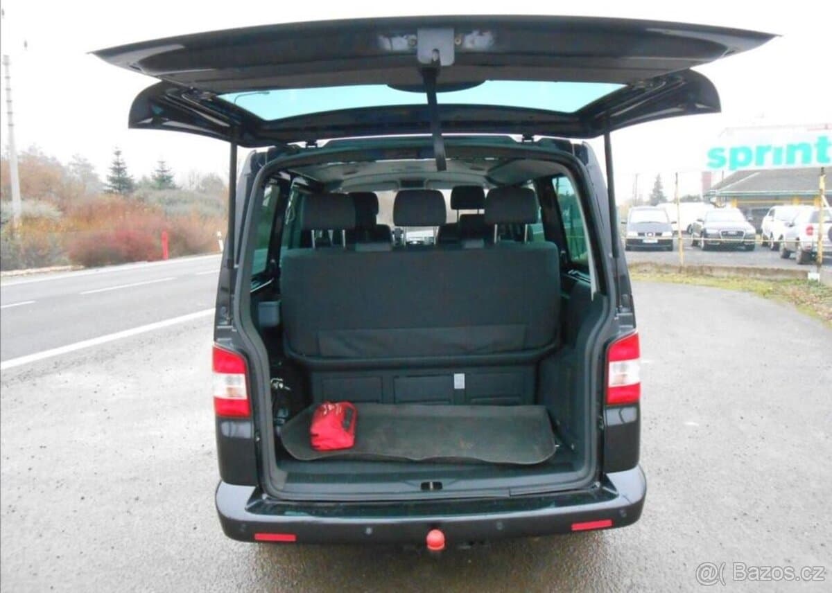 2009 Volkswagen MULTIVAN - 8