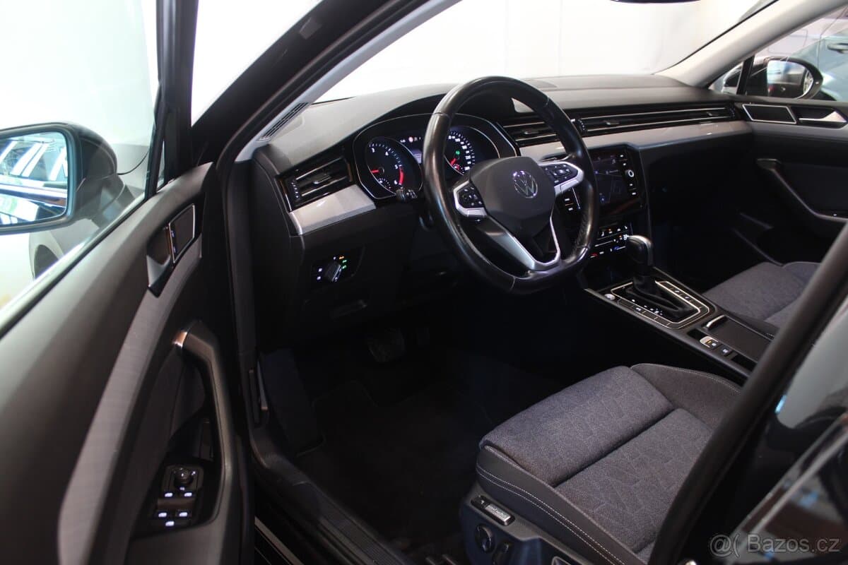 2023 Volkswagen PASSAT - 8