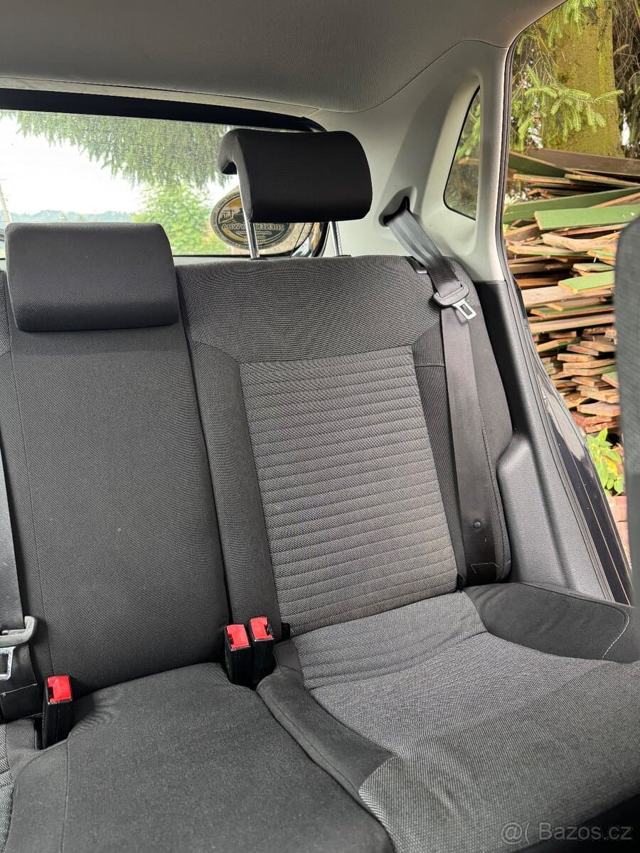 2011 Volkswagen POLO - 8