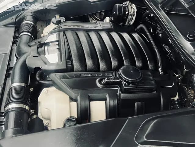 2013 Porsche CAYENNE - 8