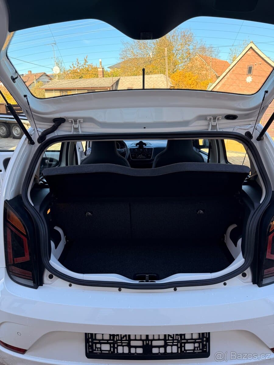 2021 Volkswagen UP! - 8