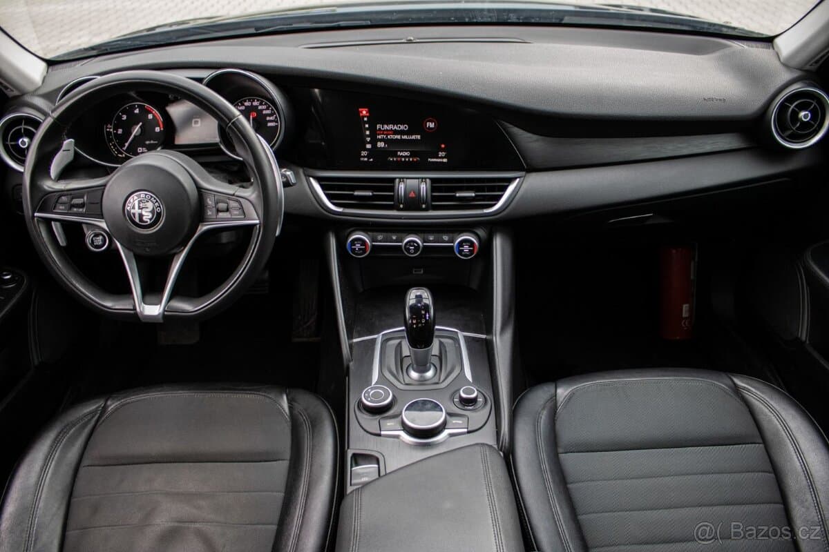 2017 Alfa Romeo GIULIA - 8