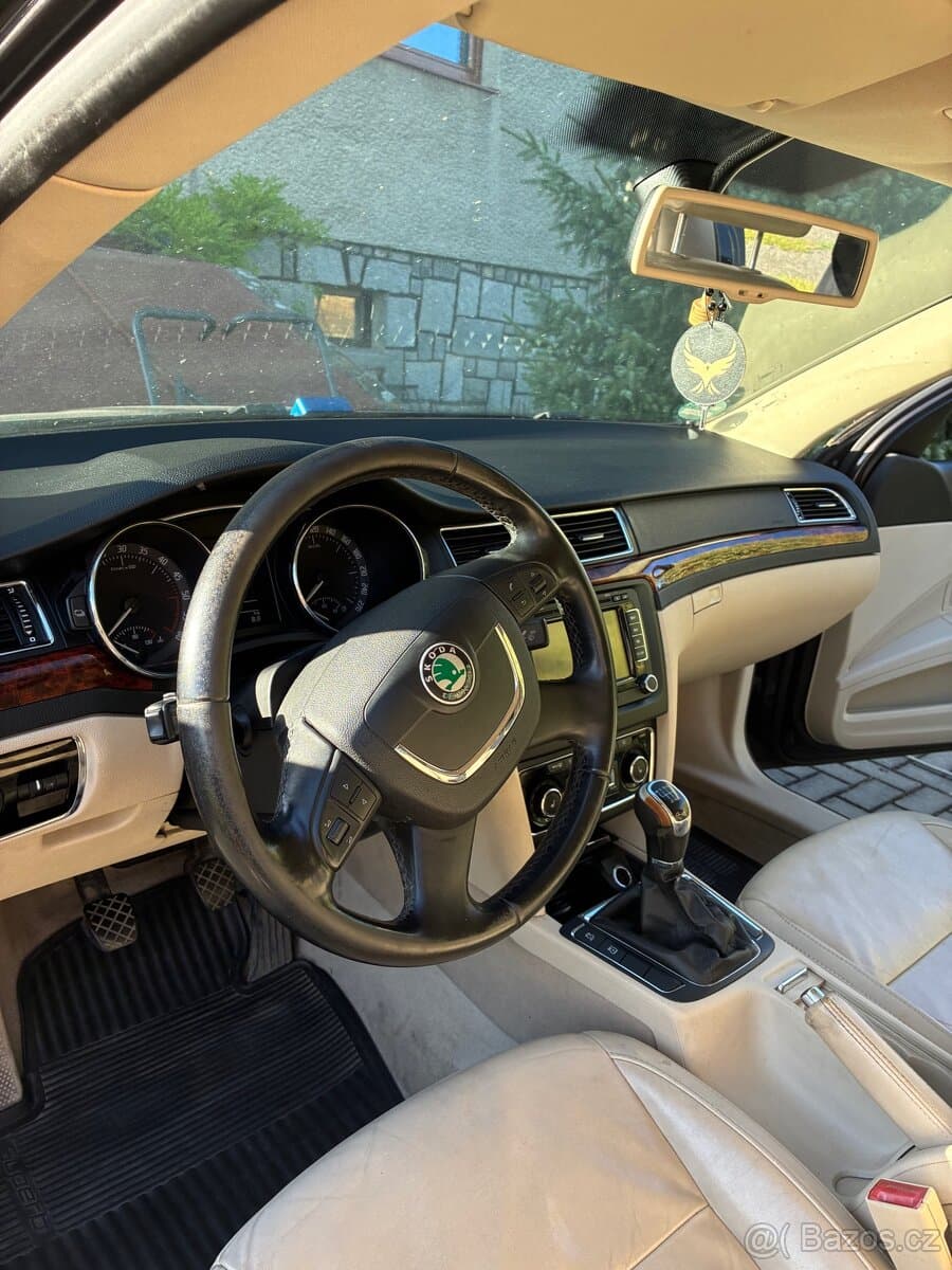 2009 Škoda SUPERB - 8
