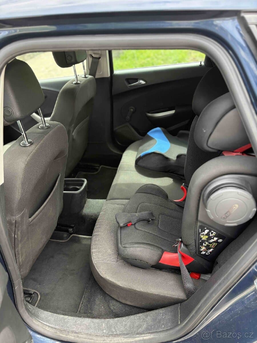 2012 Opel ASTRA - 8