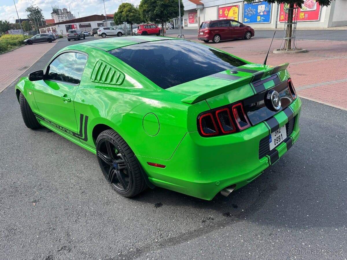 2014 Ford MUSTANG - 8
