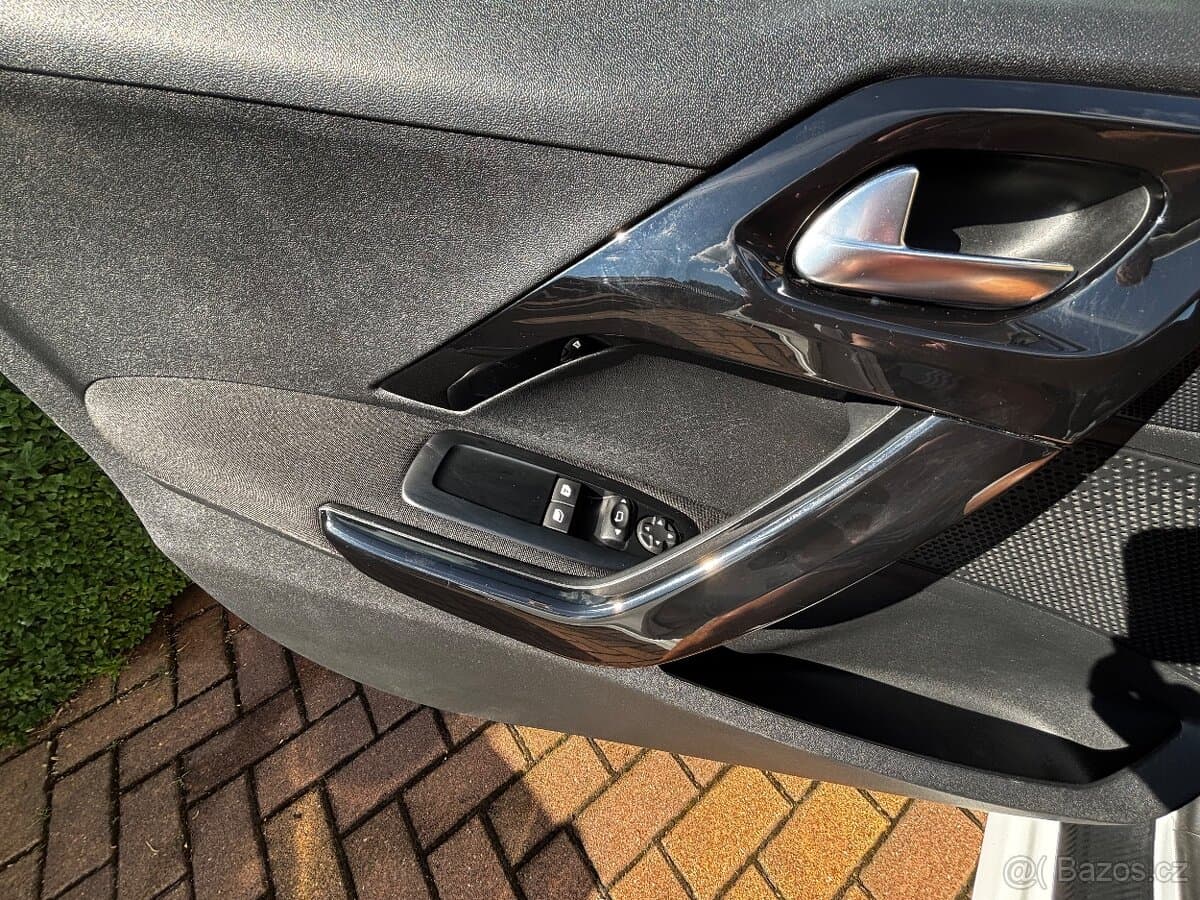 2014 Peugeot 208 - 8