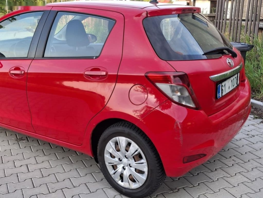 2013 Toyota YARIS - 8