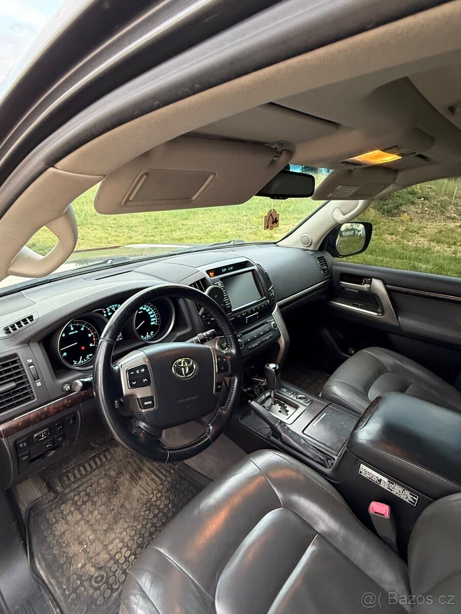 2009 Toyota LAND CRUISER - 8