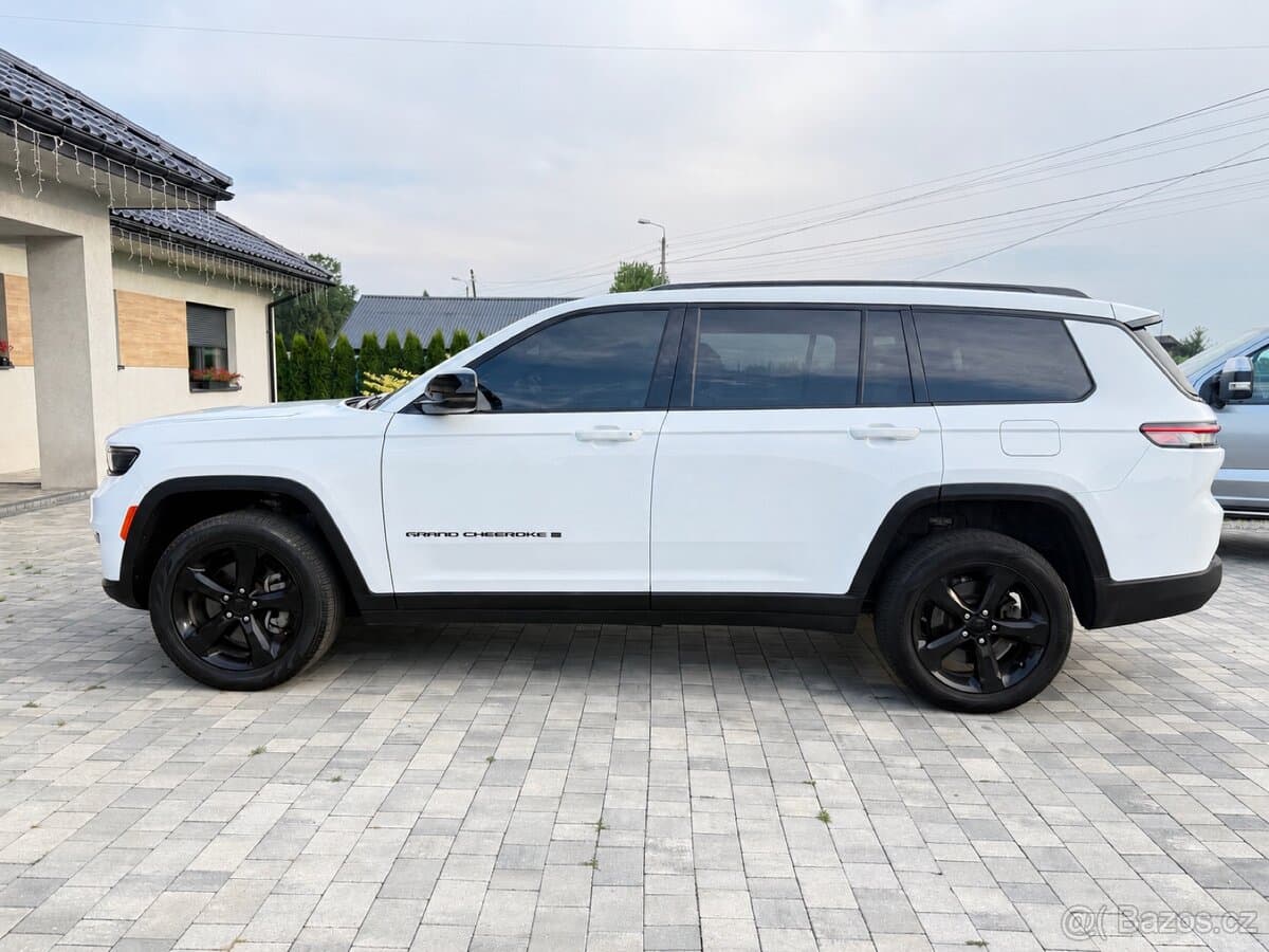 2024 Jeep CHEROKEE - 8