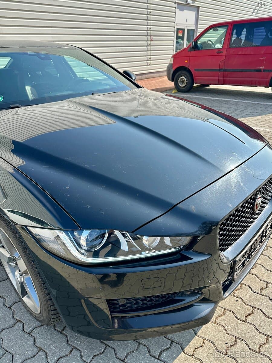 2017 Jaguar XE - 8