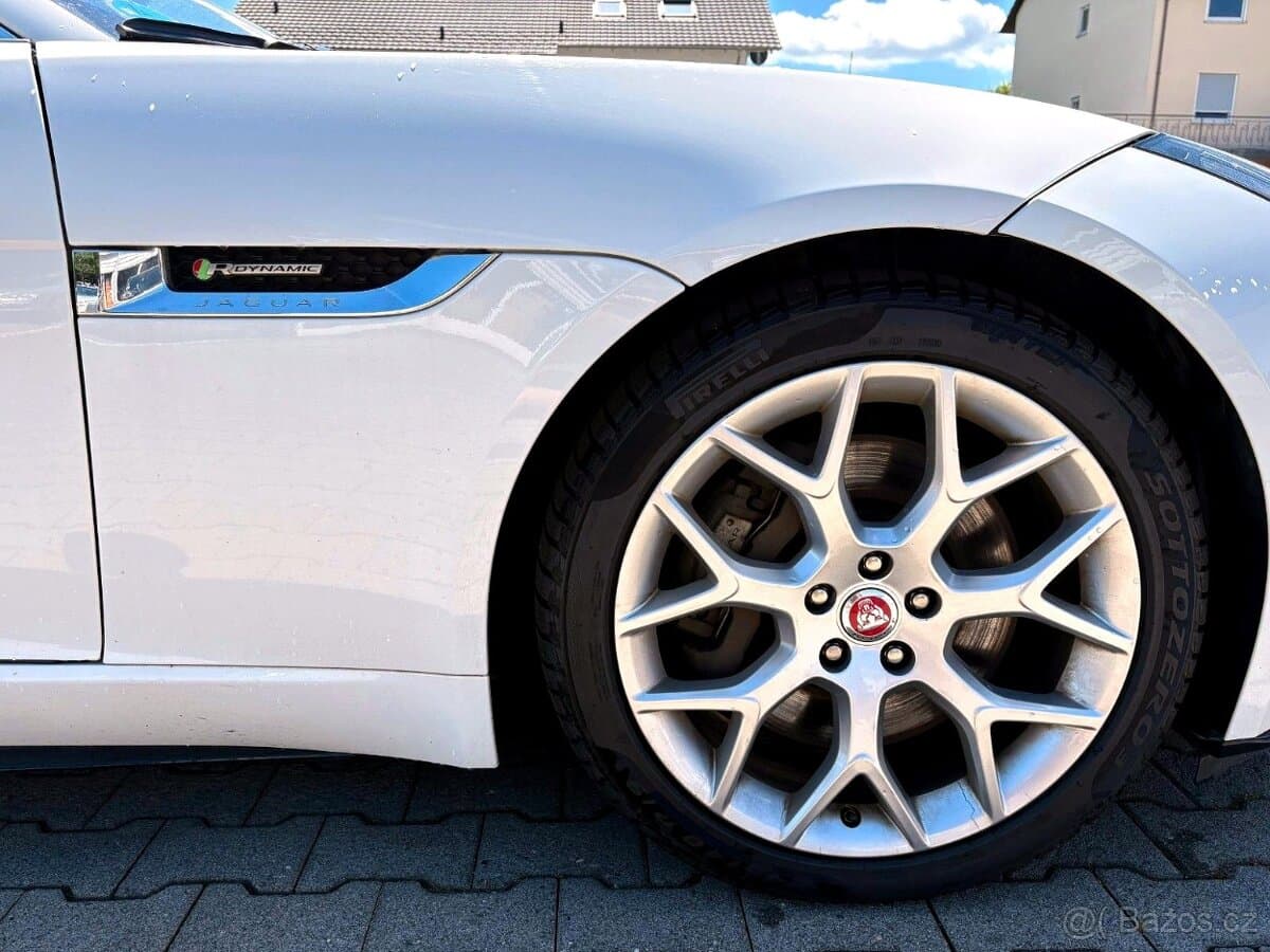 2019 Jaguar F-TYPE - 8