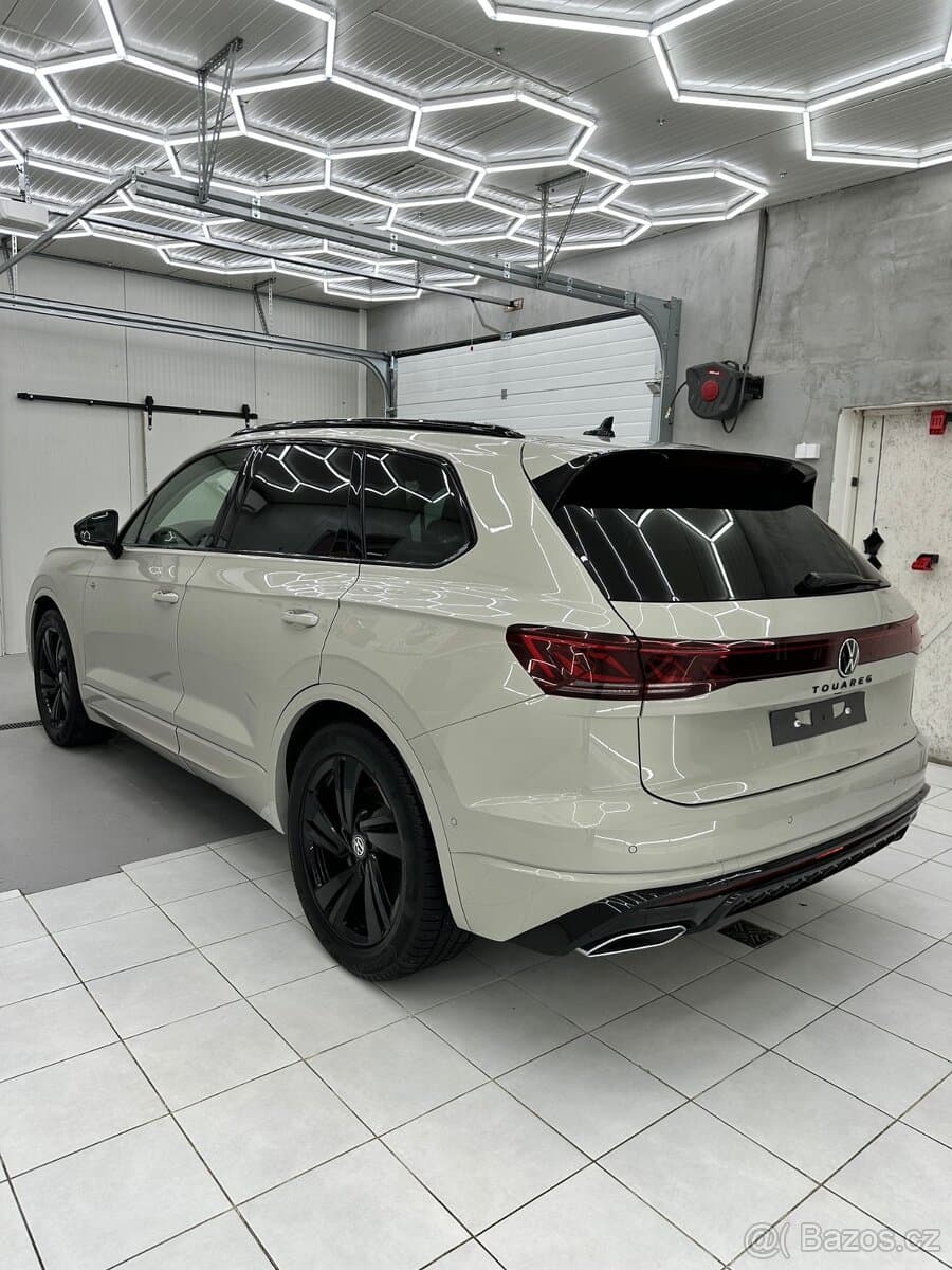 2024 Volkswagen TOUAREG - 8