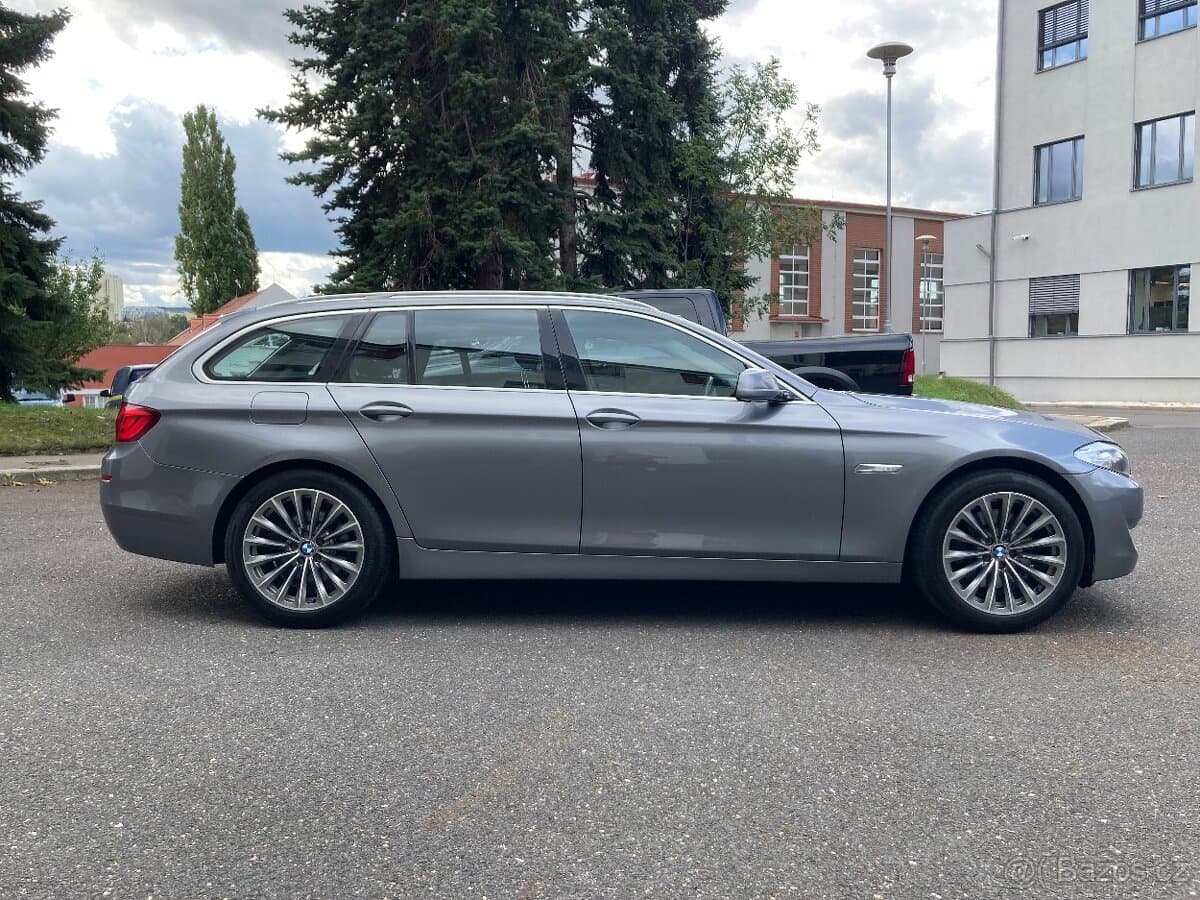 2012 BMW 5-SERIES - 8