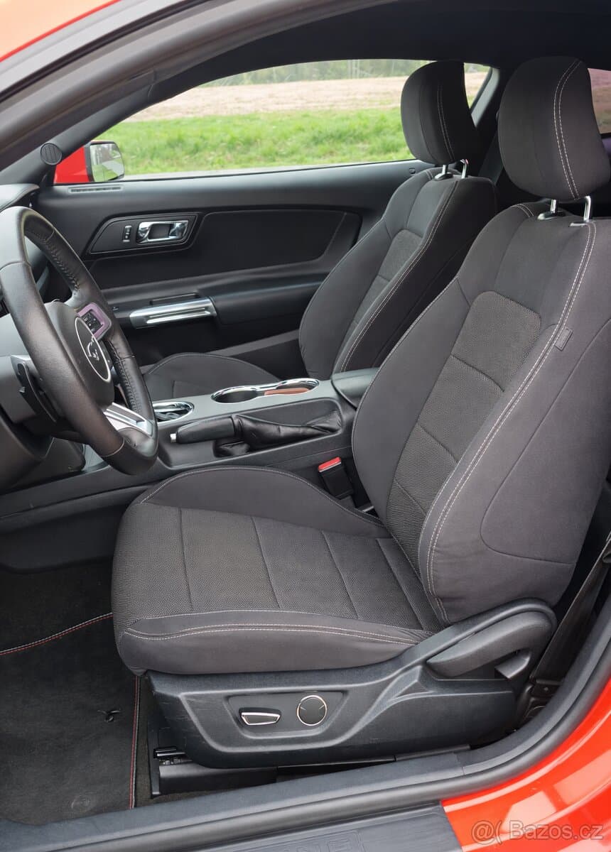 2017 Ford MUSTANG - 8