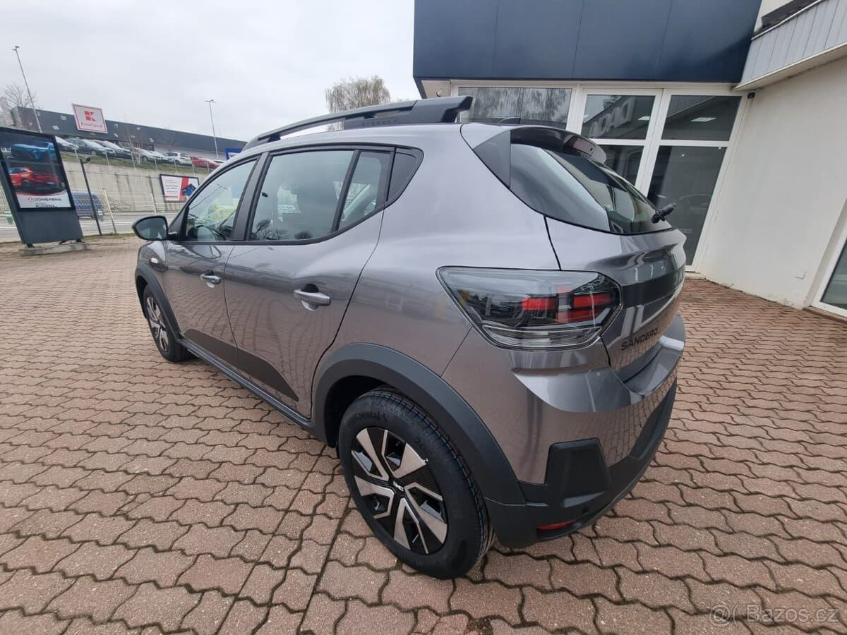 Dacia SANDERO - 8