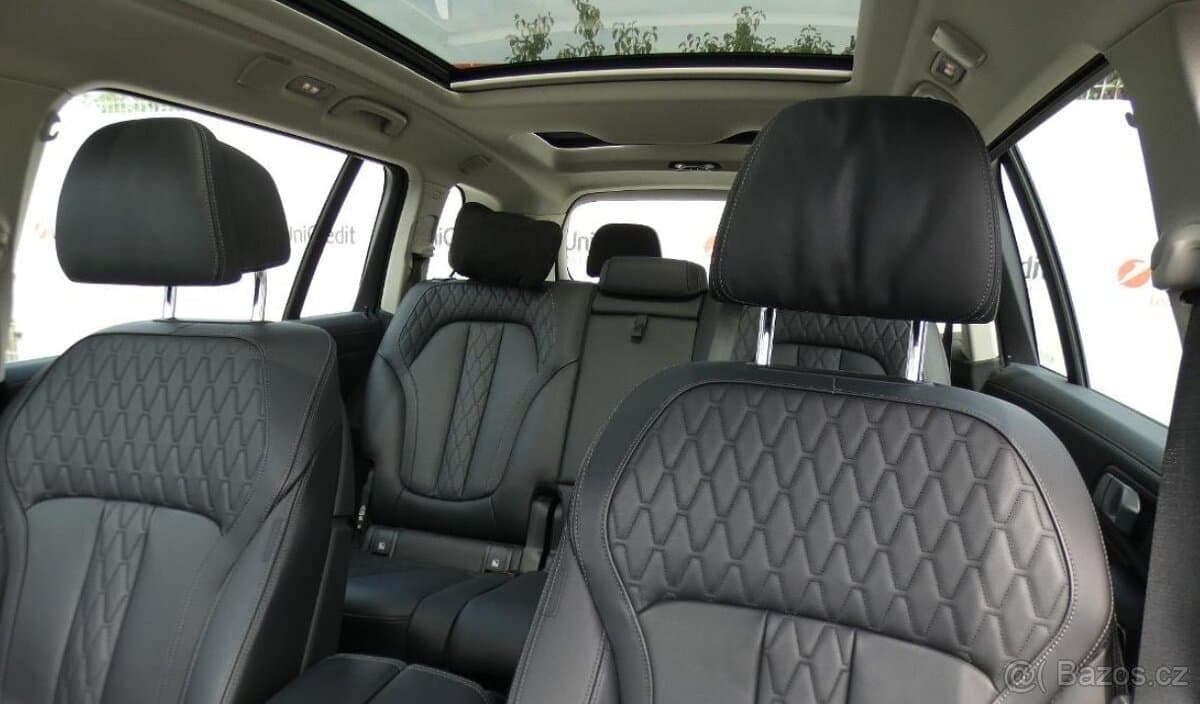 2021 BMW X7 - 8