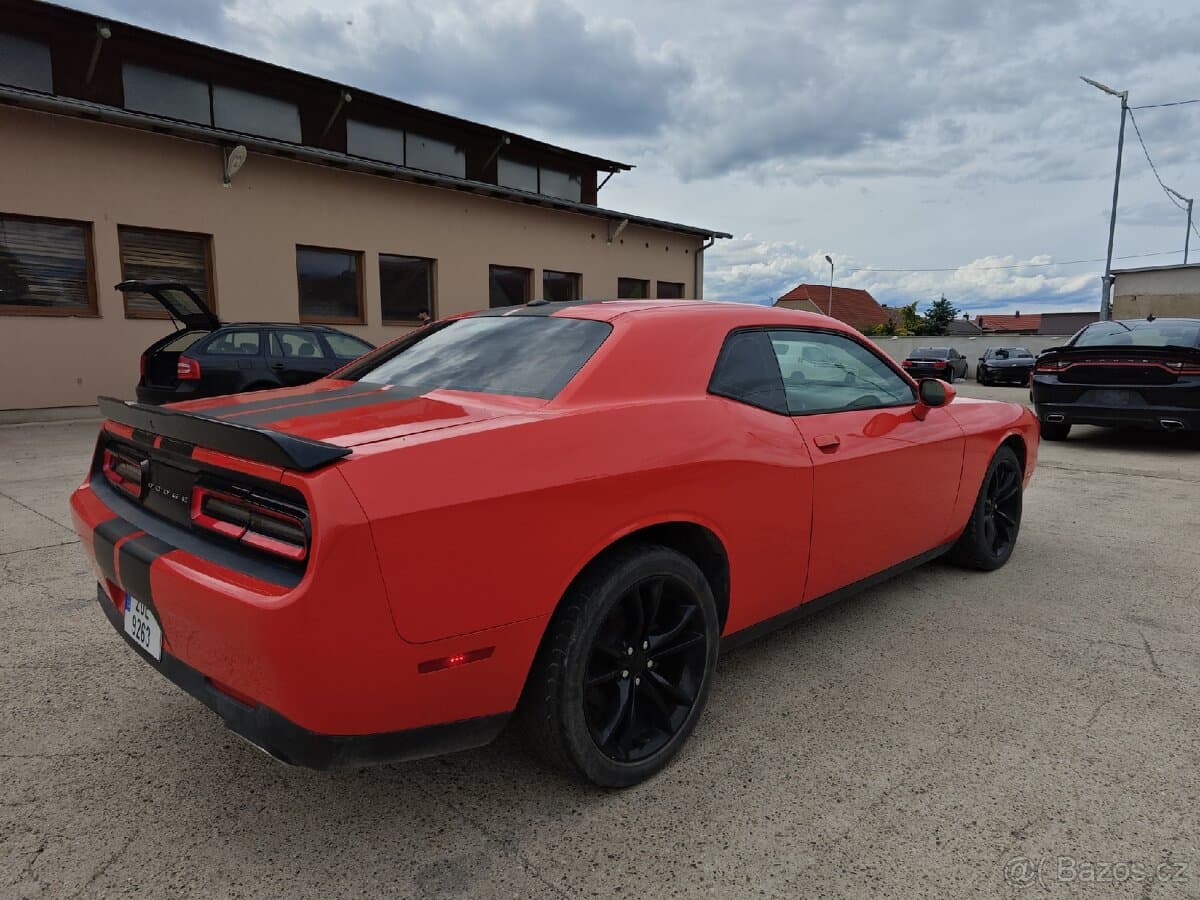 2016 Dodge CHALLENGER - 8