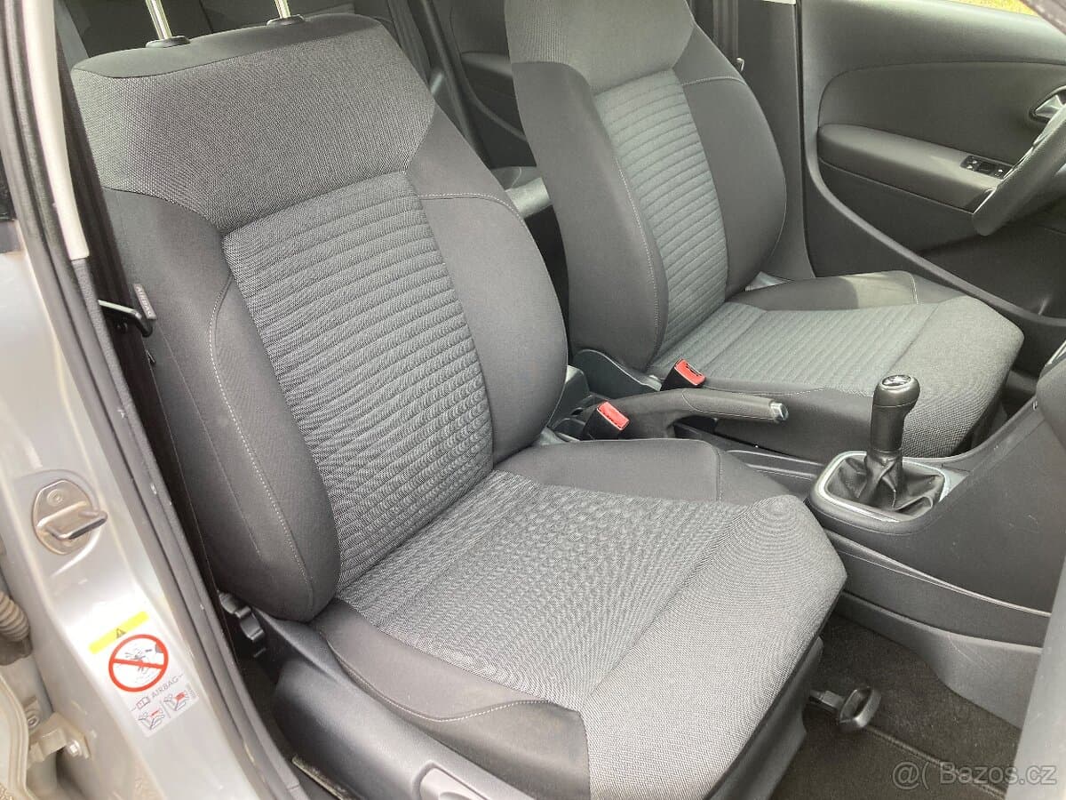 2012 Volkswagen POLO - 8