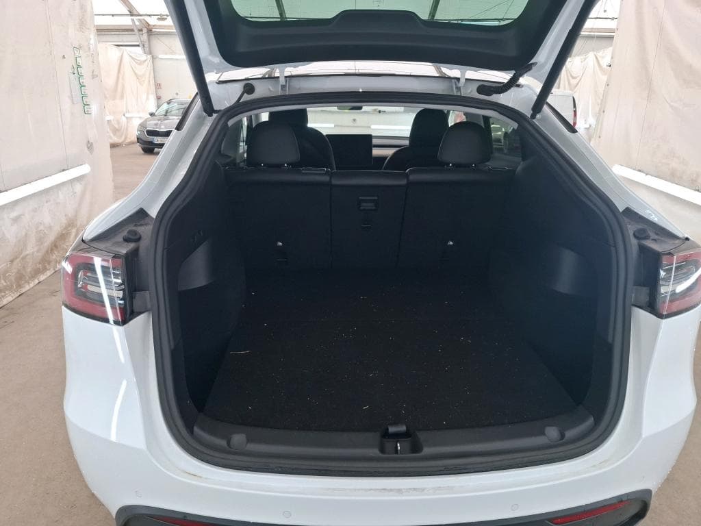 2022 Tesla MODEL Y - 8