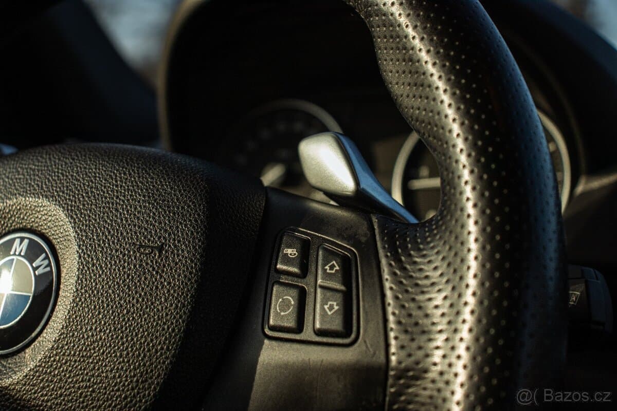 2009 BMW 1-SERIES - 8