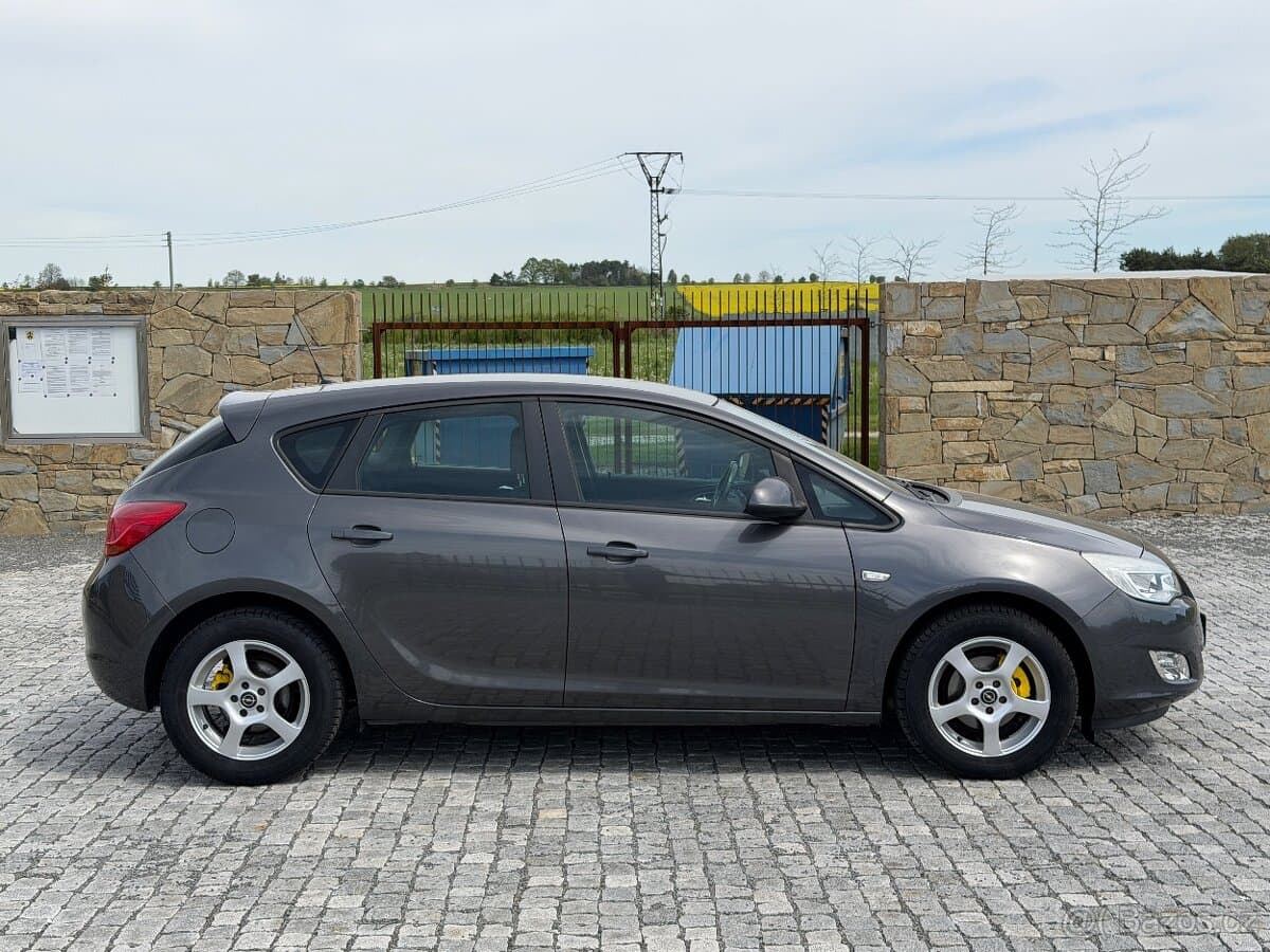 2010 Opel ASTRA - 8