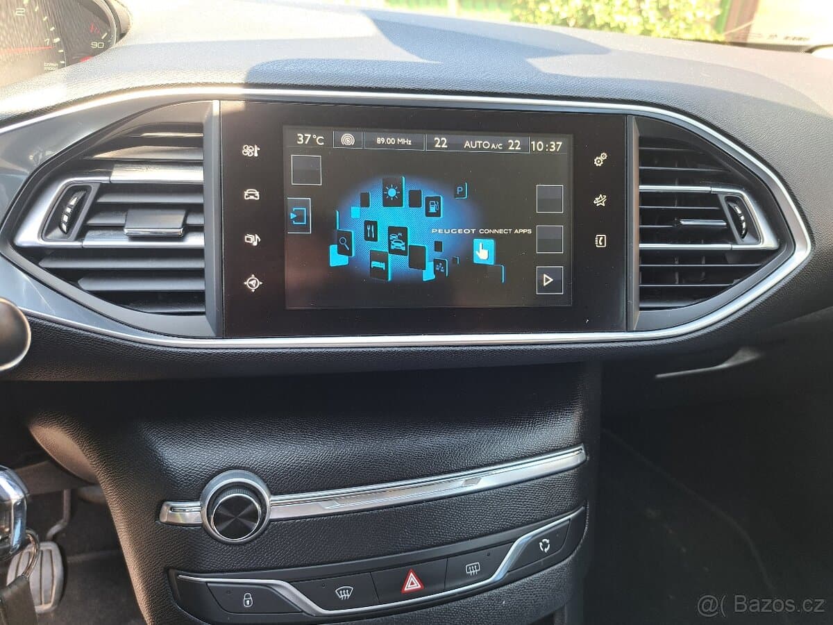 2015 Peugeot 308 - 8
