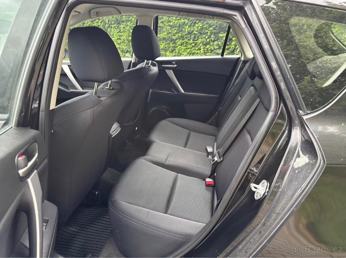 2010 Mazda 3 - 8