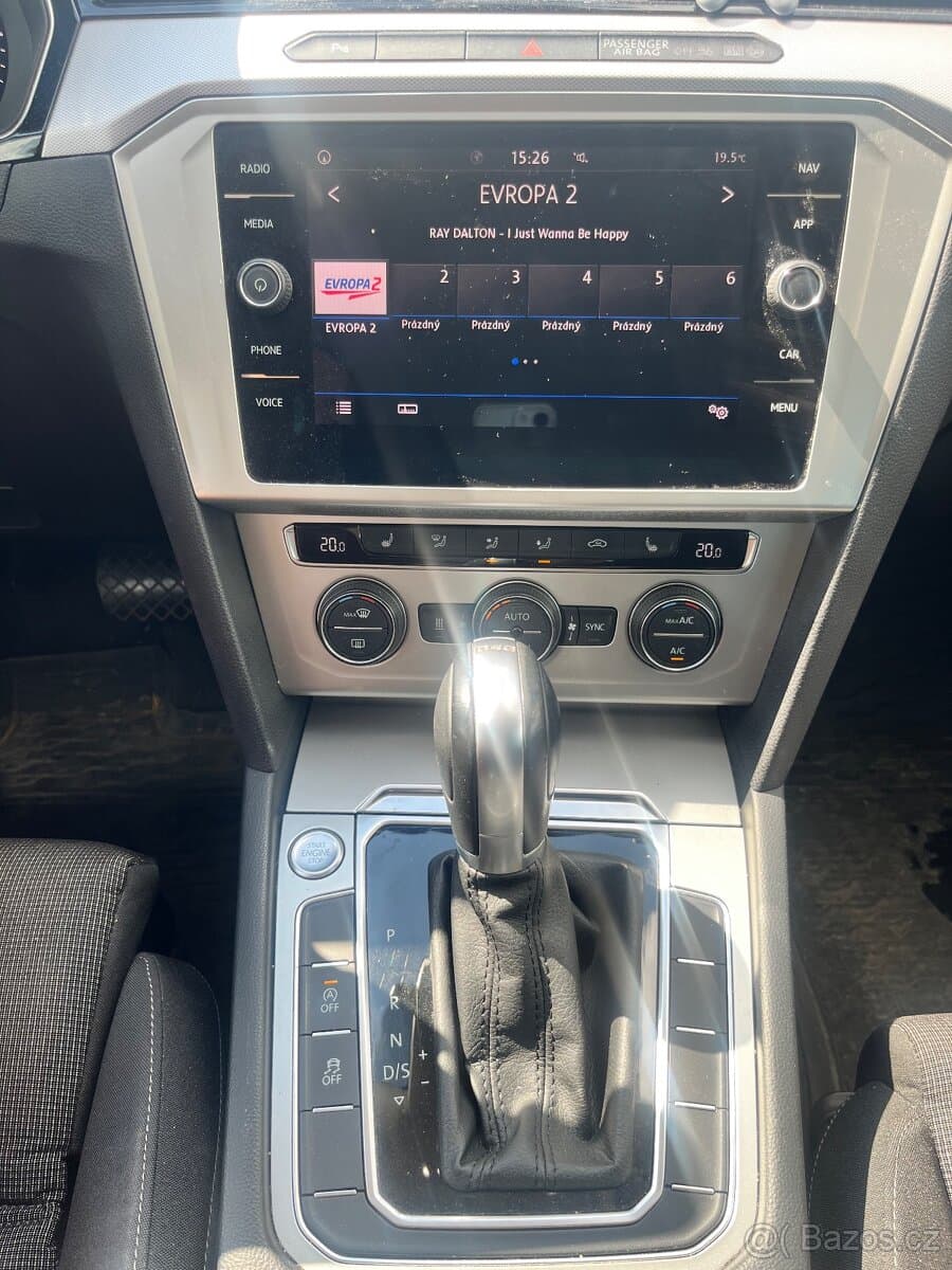 2017 Volkswagen PASSAT - 8