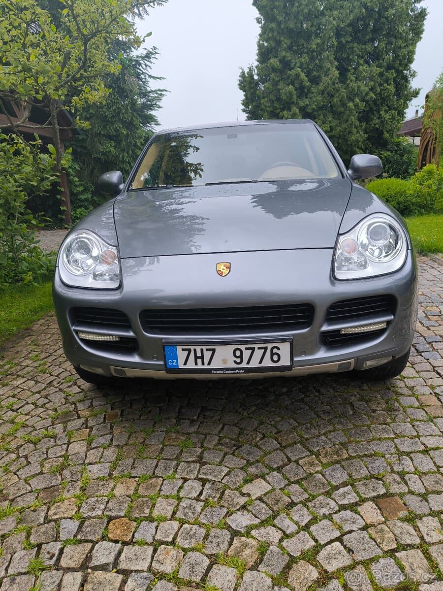 2004 Porsche CAYENNE - 8