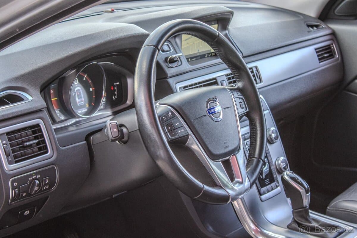 2016 Volvo V70 - 8