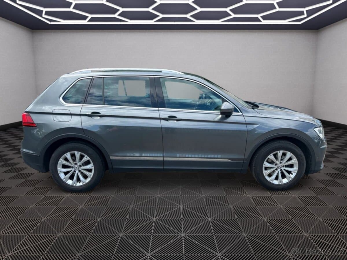 2016 Volkswagen TIGUAN - 8