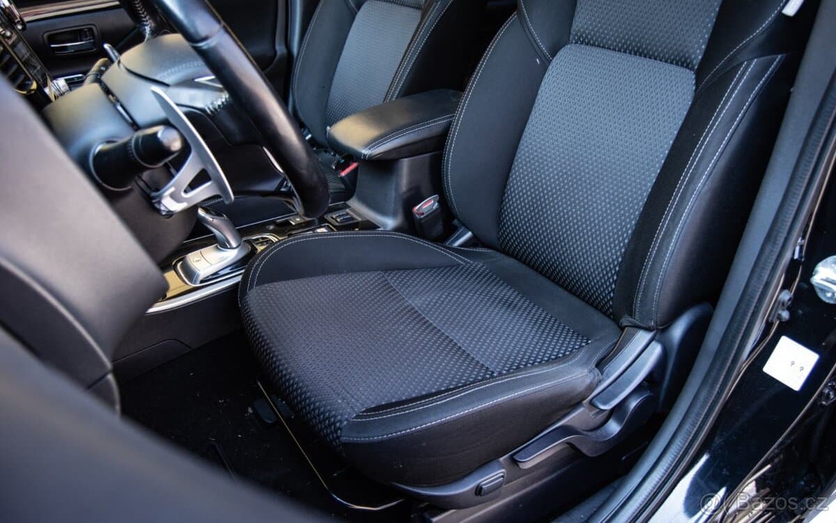 2019 Mitsubishi OUTLANDER - 8