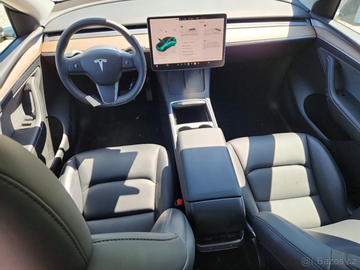 2024 Tesla MODEL Y - 8