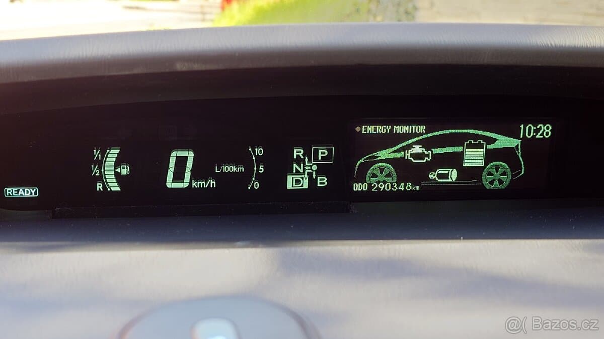 2011 Toyota PRIUS - 8