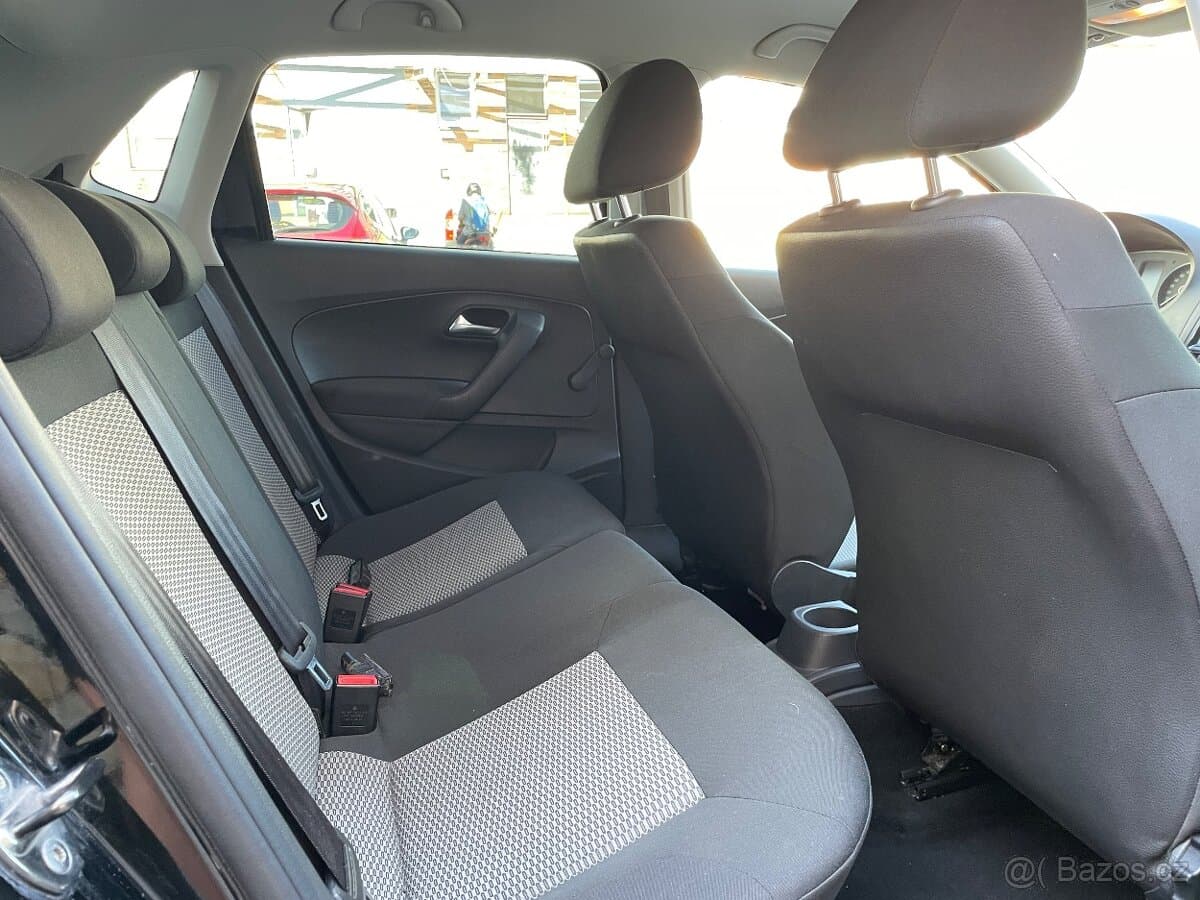 2012 Volkswagen POLO - 8