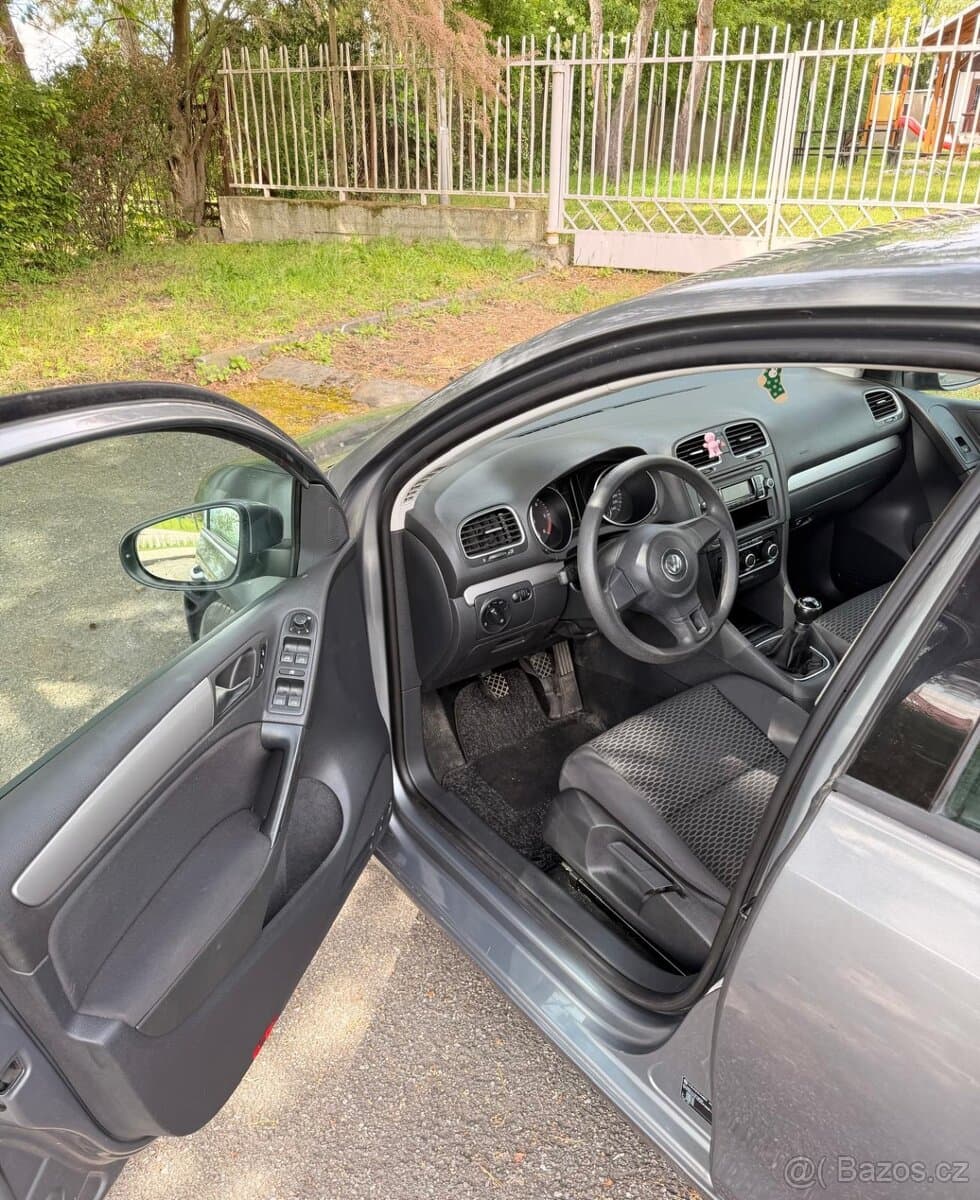 2011 Volkswagen GOLF - 8