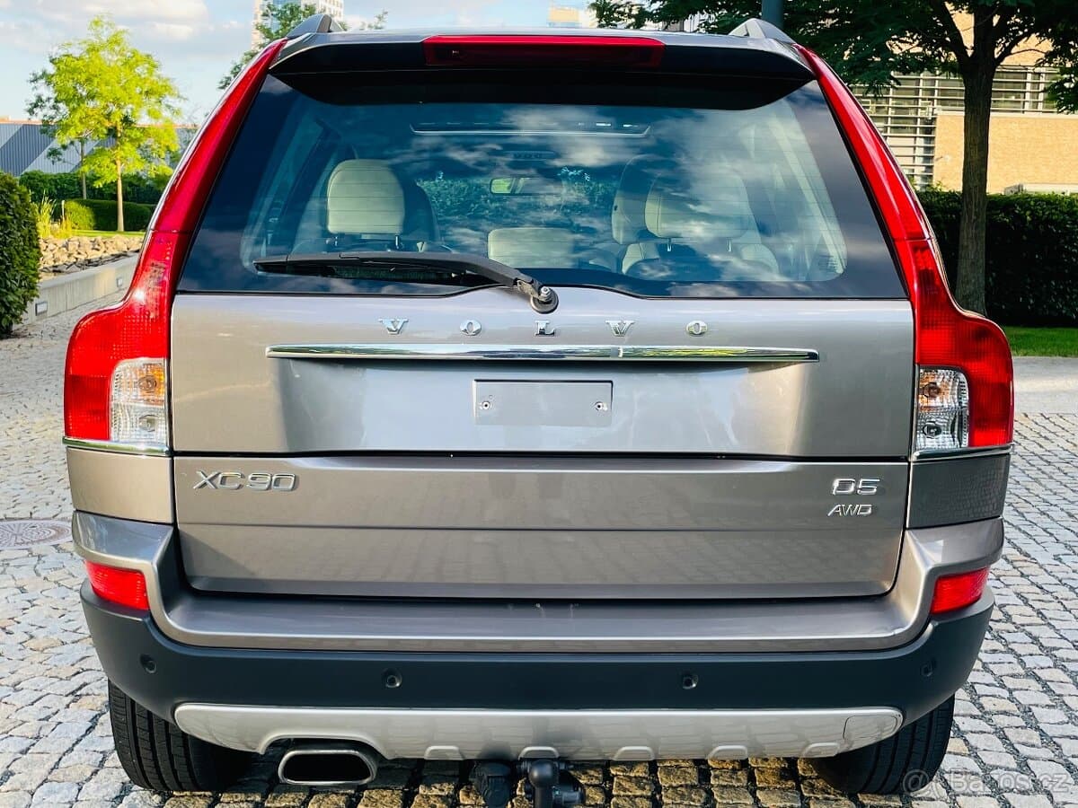 2011 Volvo XC90 - 8