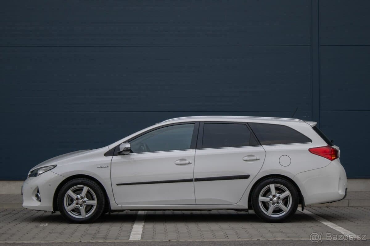 2014 Toyota AURIS - 8