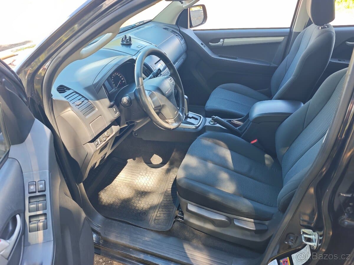 2015 Isuzu D-MAX - 8