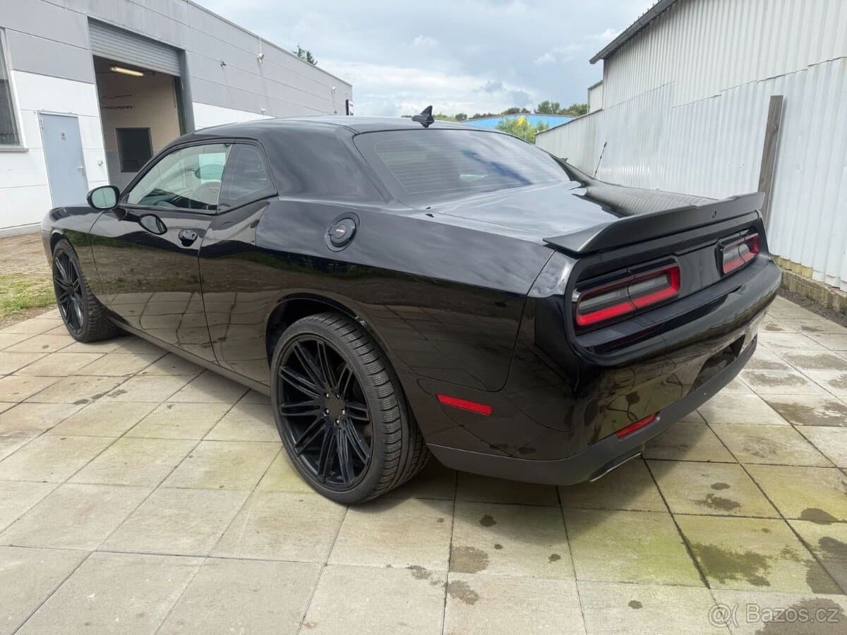 2017 Dodge CHALLENGER - 8