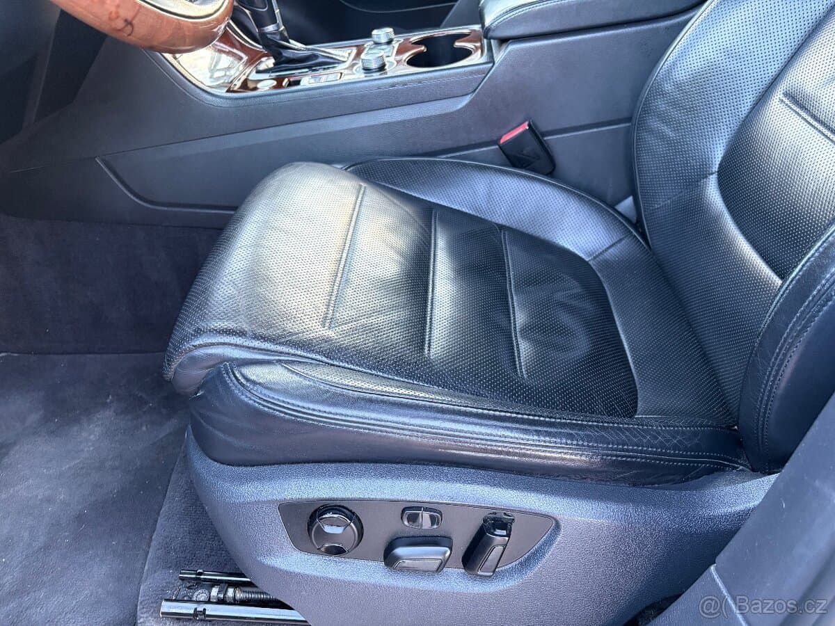 Volkswagen TOUAREG - 8