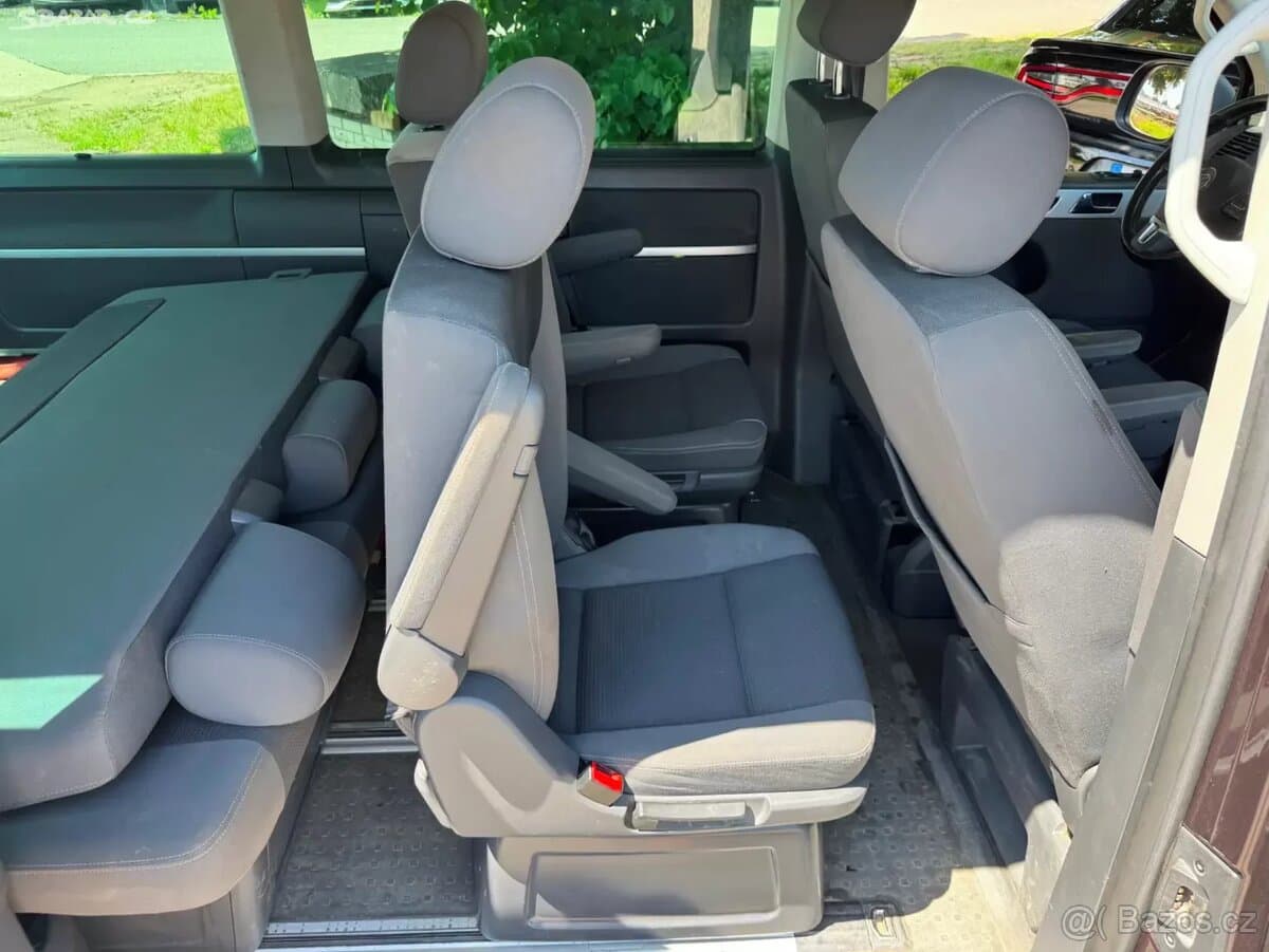 2011 Volkswagen MULTIVAN - 8