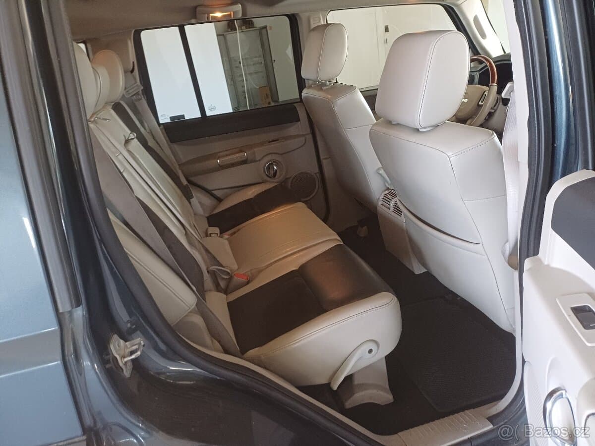 2009 Jeep COMMANDER - 8