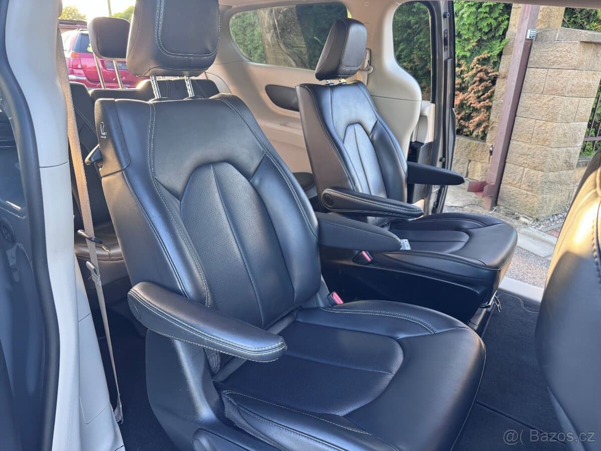 2023 Chrysler PACIFICA - 8
