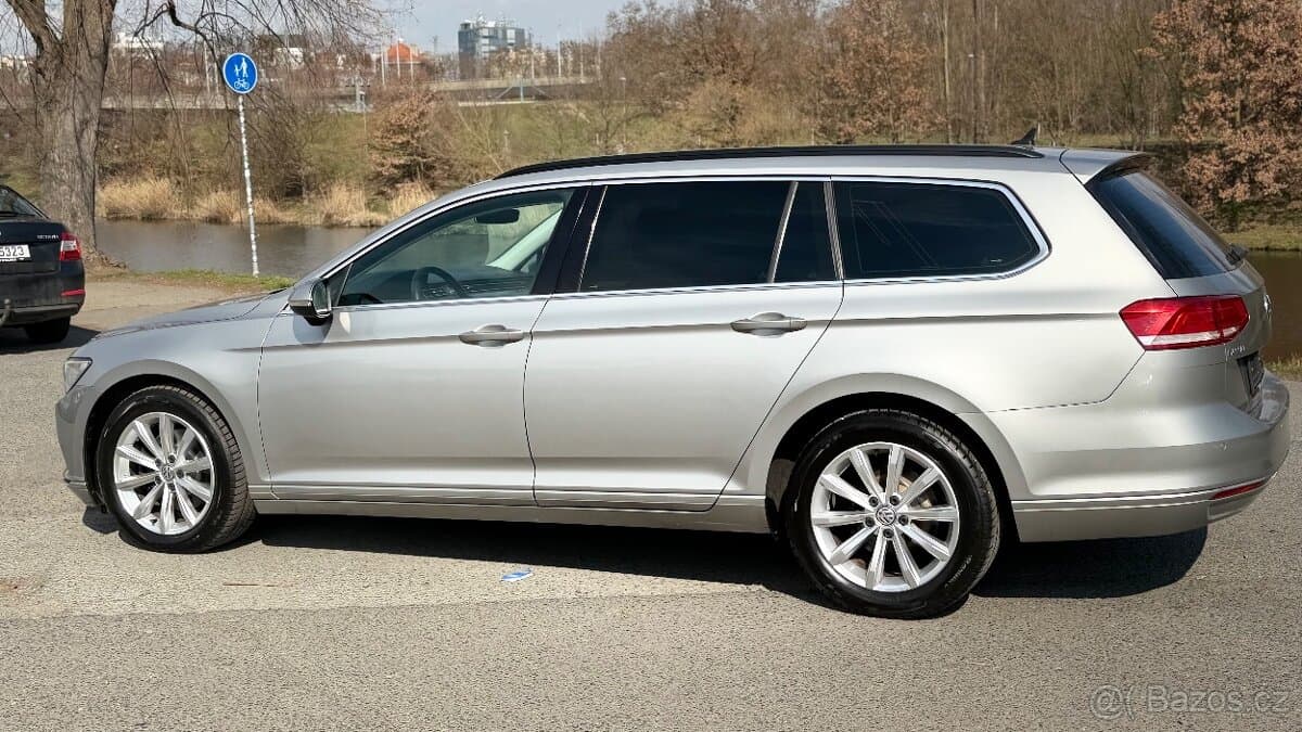 2015 Volkswagen PASSAT - 8