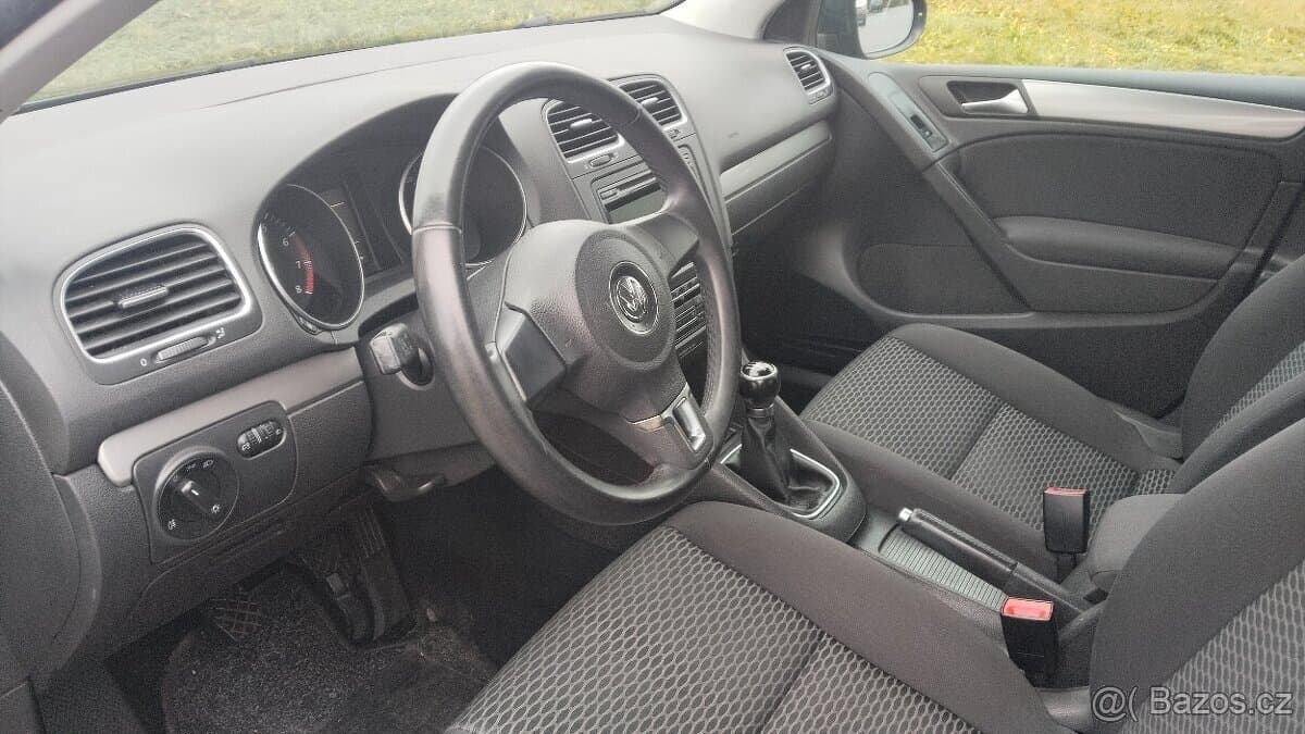 2010 Volkswagen GOLF - 8