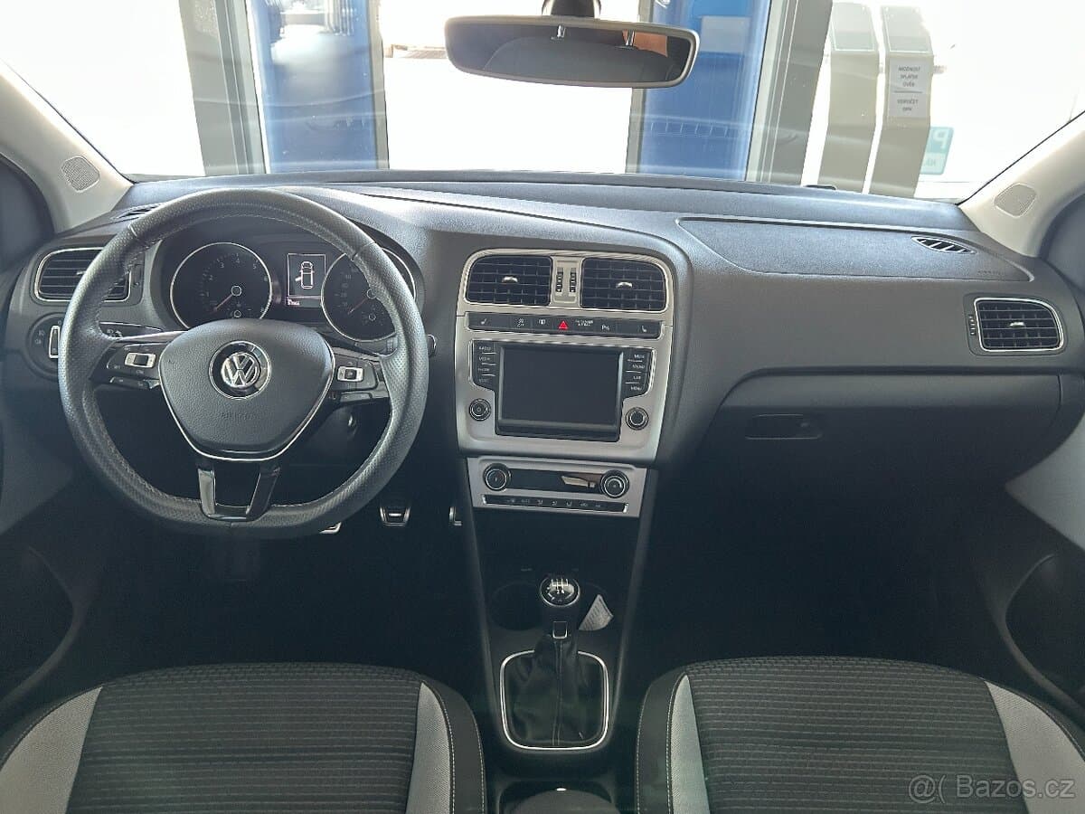 2016 Volkswagen POLO - 8