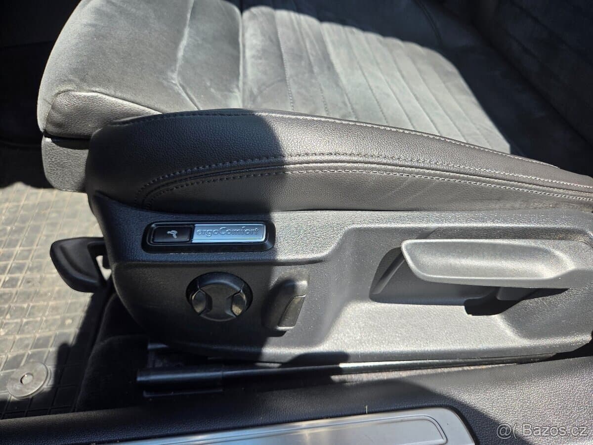 2019 Volkswagen PASSAT - 8