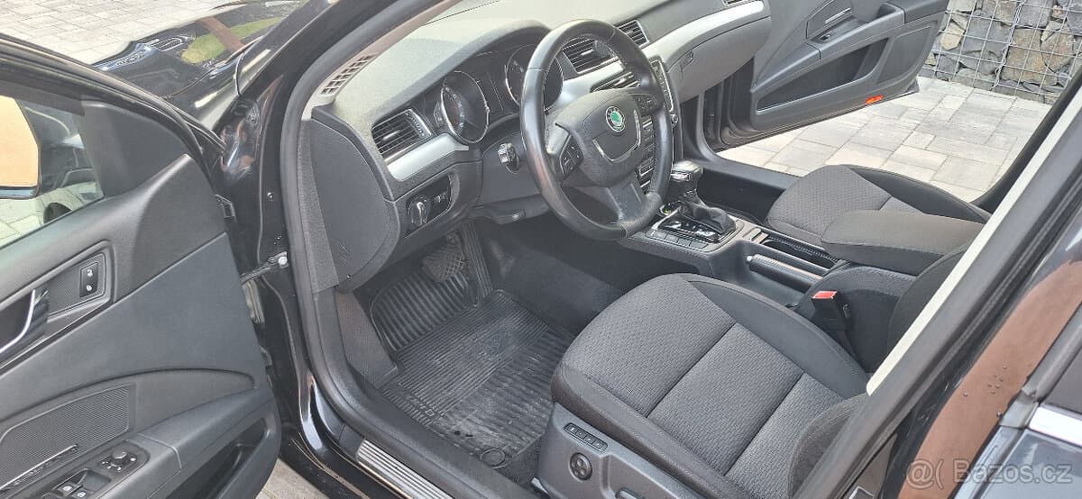 2011 Škoda SUPERB - 8