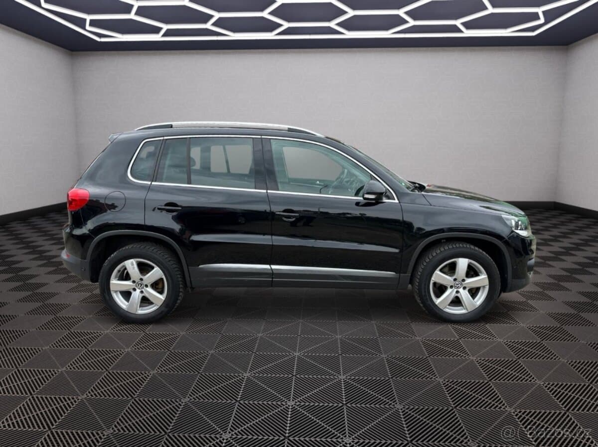 2015 Volkswagen TIGUAN - 8